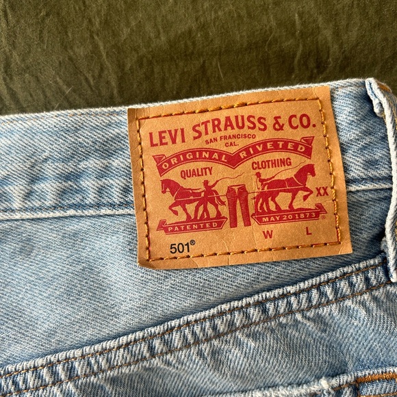 Levi’s 501 Short Size 27 Light Wash Destroyed - Picture 5 of 6